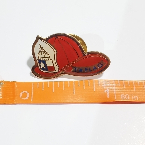 Texas Firefighter red Firemans hat pinback pin Goldtone metal enamel - Picture 2 of 4